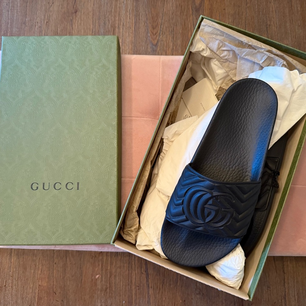 Gucci Black Leather Slide Sandals